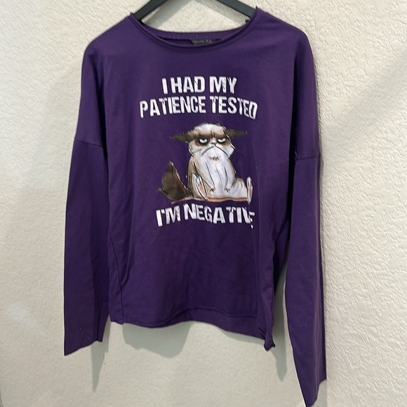 Size small crewneck sweatshirt - Picture 3 of 5